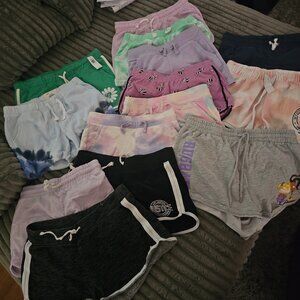 Lot of 12 pairs girls shorts 10-12